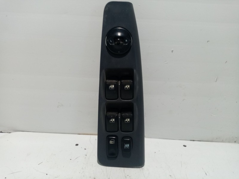 Recambio de mando elevalunas delantero izquierdo para kia cerato 1.6 cat referencia OEM IAM 621W05560  