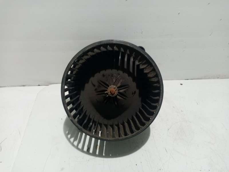 Recambio de motor calefaccion para kia cerato 1.6 cat referencia OEM IAM 9711624951  