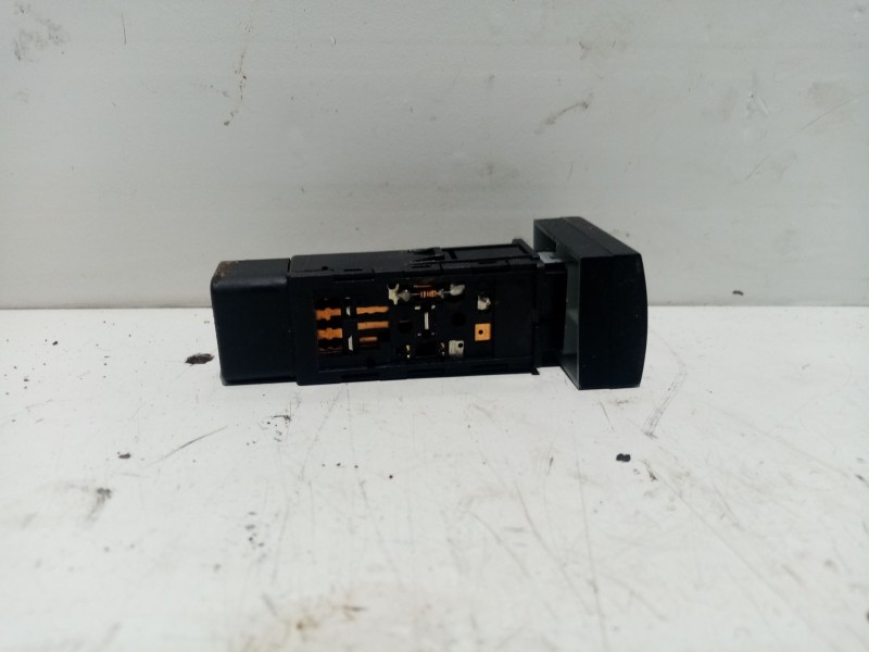 Recambio de interruptor para kia cerato 1.6 cat referencia OEM IAM 9371525000  