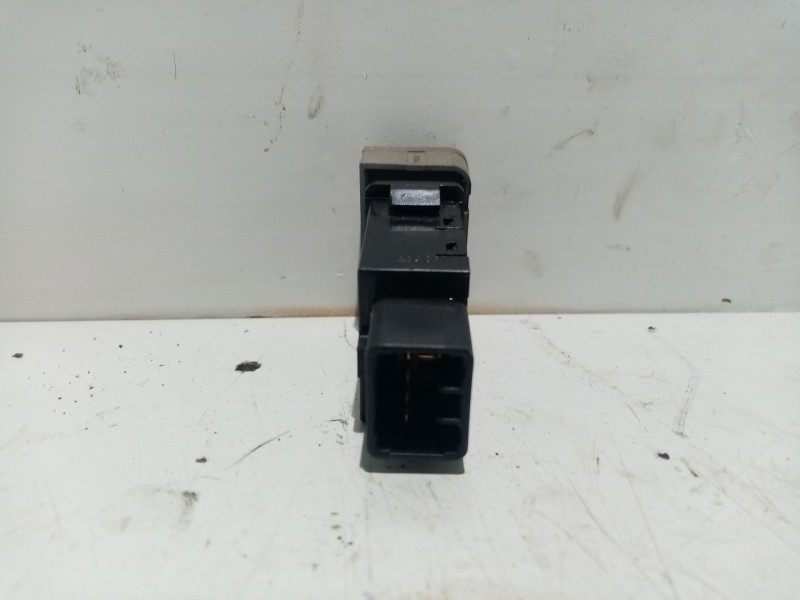 Recambio de interruptor para kia cerato 1.6 cat referencia OEM IAM 4090DM  