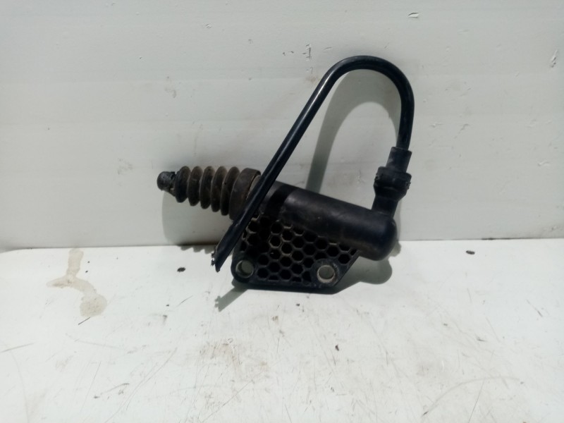 Recambio de bomba embrague para suzuki swift berlina (mz) gl referencia OEM IAM AV2727000311  