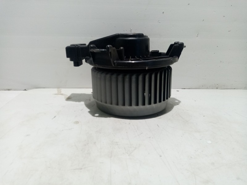 Recambio de motor calefaccion para suzuki swift berlina (mz) gl referencia OEM IAM AV2727000311  