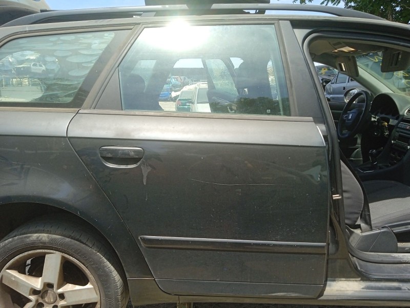 Recambio de puerta trasera derecha para seat exeo st (3r5) 2.0 tdi referencia OEM IAM 3R0833052  