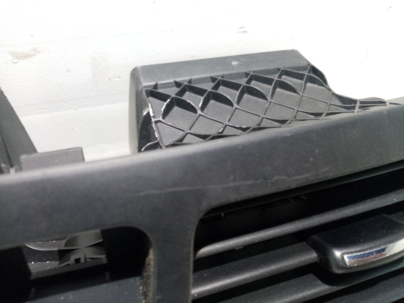 Recambio de mascara central de salpicadero para citroën c4 picasso 1.6 hdi fap referencia OEM IAM 303846  