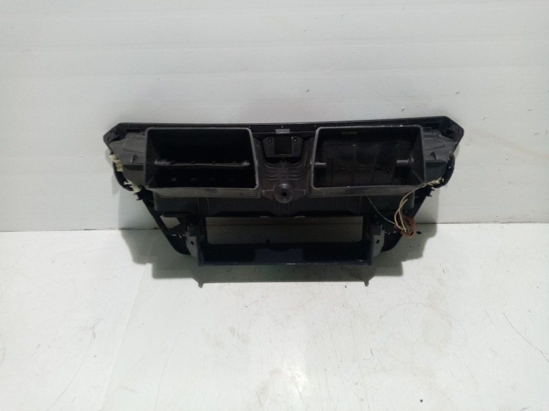 Recambio de mascara central de salpicadero para citroën c4 picasso 1.6 hdi fap referencia OEM IAM 303846  