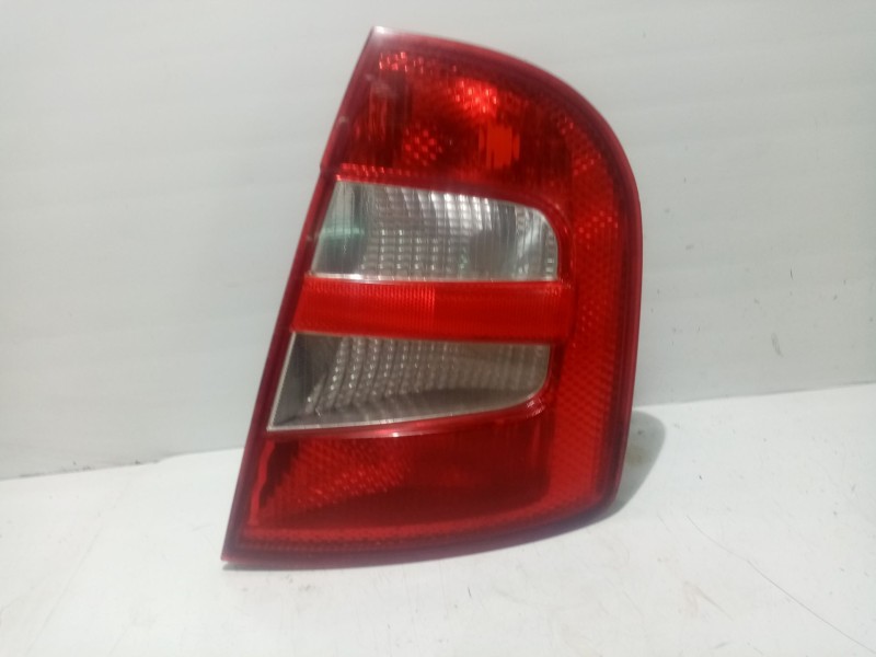 Recambio de piloto trasero derecho para skoda fabia (6y2/6y3) 1.4 referencia OEM IAM 6Y6945112B  