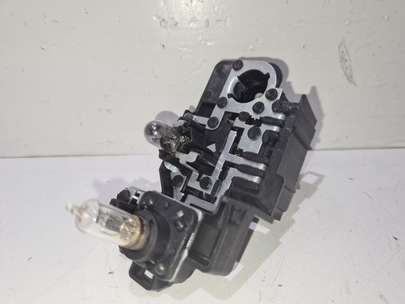 Recambio de portalamparas para seat exeo st (3r5) 2.0 tdi referencia OEM IAM 3R9945231  