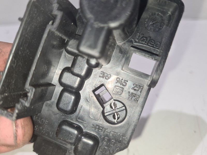 Recambio de portalamparas para seat exeo st (3r5) 2.0 tdi referencia OEM IAM 3R9945231  