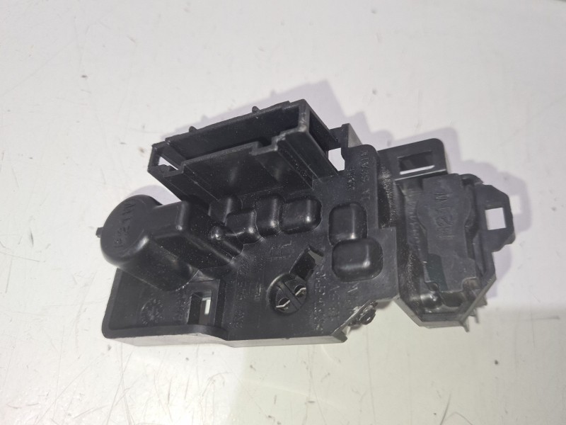 Recambio de portalamparas para seat exeo st (3r5) 2.0 tdi referencia OEM IAM 3R9945232  