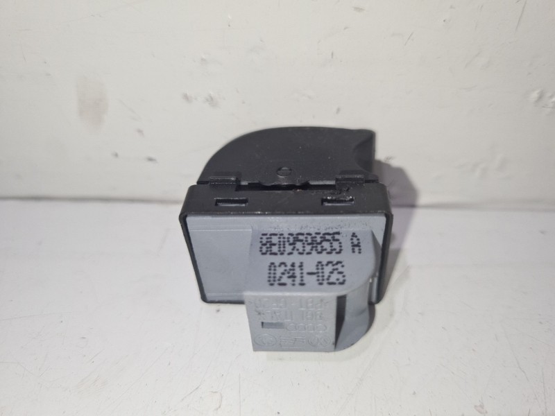 Recambio de mando elevalunas trasero derecho para seat exeo st (3r5) 2.0 tdi referencia OEM IAM 8E0959855A  