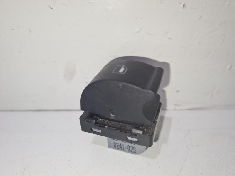 Recambio de mando elevalunas trasero izquierdo para seat exeo st (3r5) 2.0 tdi referencia OEM IAM 8E0959855A  