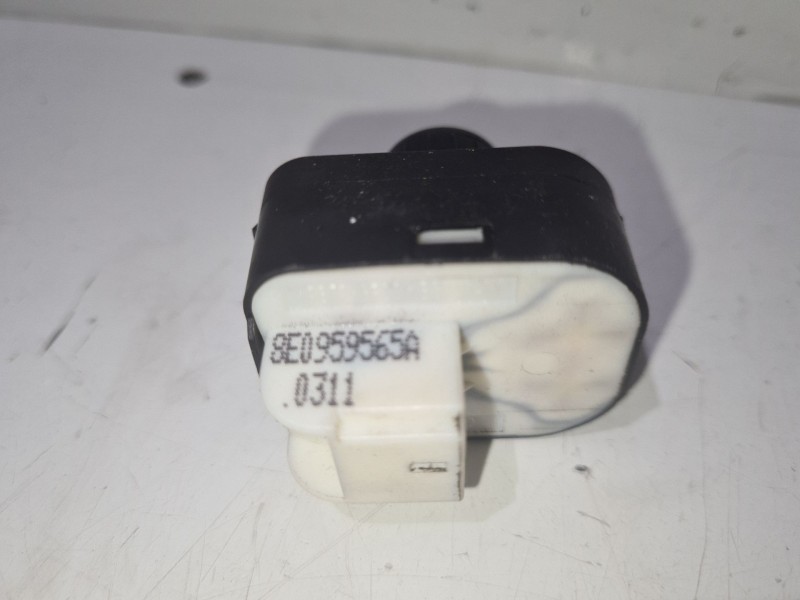 Recambio de mando retrovisor para seat exeo st (3r5) 2.0 tdi referencia OEM IAM 8E0959565A  