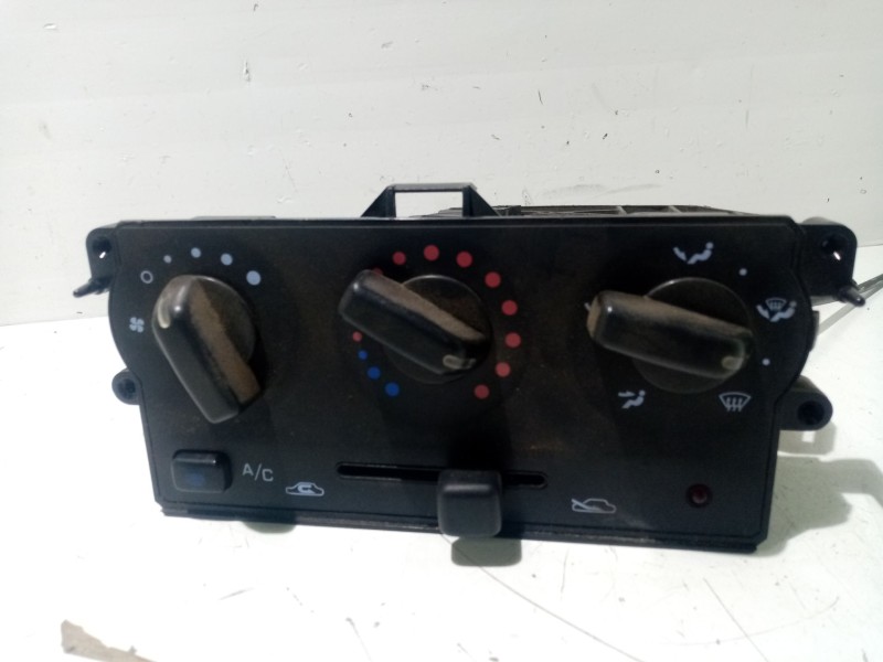 Recambio de mando calefaccion / aire acondicionado para nissan micra (k11) referencia OEM IAM 7040230732  