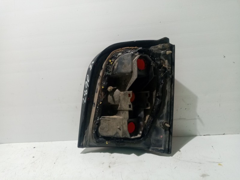 Recambio de piloto trasero izquierdo para nissan micra (k11) referencia OEM IAM B65556F600  