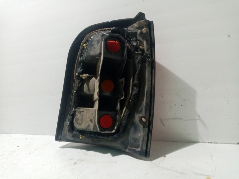 Recambio de piloto trasero izquierdo para nissan micra (k11) referencia OEM IAM B65556F600  