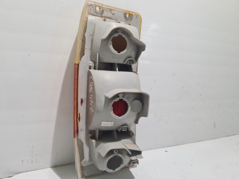 Recambio de piloto trasero derecho para nissan vanette autobús (c22) 1.5 referencia OEM IAM   