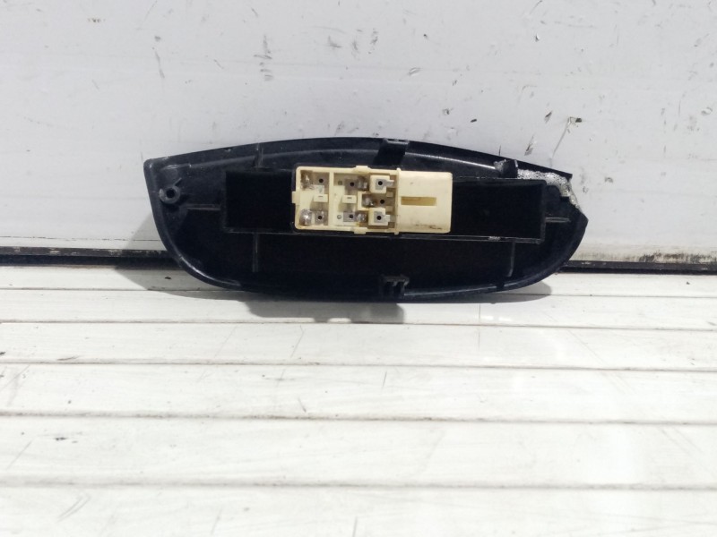 Recambio de mando elevalunas delantero derecho para daewoo kalos referencia OEM IAM 96540782  