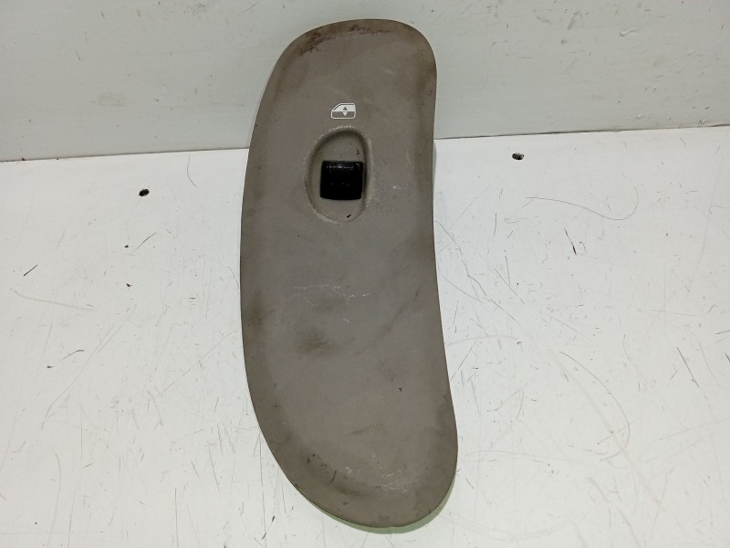 Recambio de mando elevalunas delantero derecho para chrysler voyager (rg) 2.4 cat referencia OEM IAM 746746511  