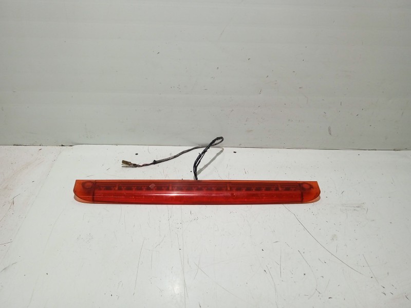 Recambio de luz central de freno para toyota avensis t22 referencia OEM IAM   