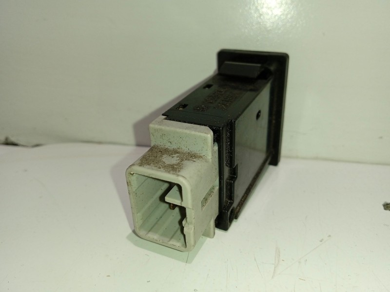 Recambio de interruptor para toyota avensis berlina (t25) 2.0 d-cat referencia OEM IAM 153261  