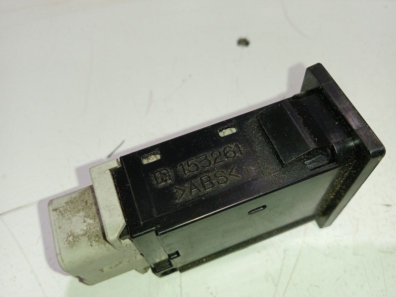 Recambio de interruptor para toyota avensis berlina (t25) 2.0 d-cat referencia OEM IAM 153261  