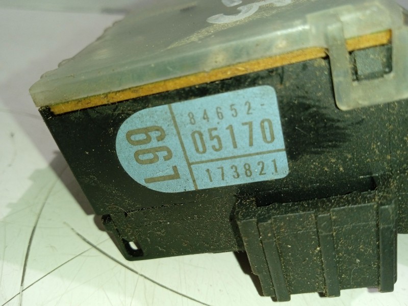 Recambio de mando limpia para toyota avensis berlina (t25) 2.0 d-cat referencia OEM IAM 8465205170  