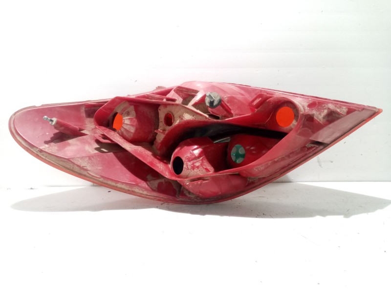 Recambio de piloto trasero derecho para peugeot 207 referencia OEM IAM 6351Y7  