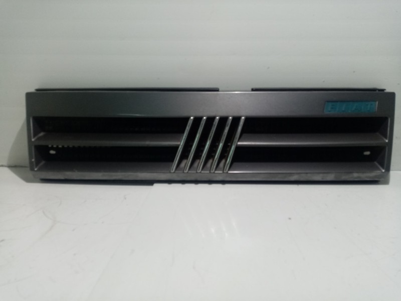 Recambio de rejilla delantera para fiat tempra berlina (159) 1.6 cat referencia OEM IAM 183006399  