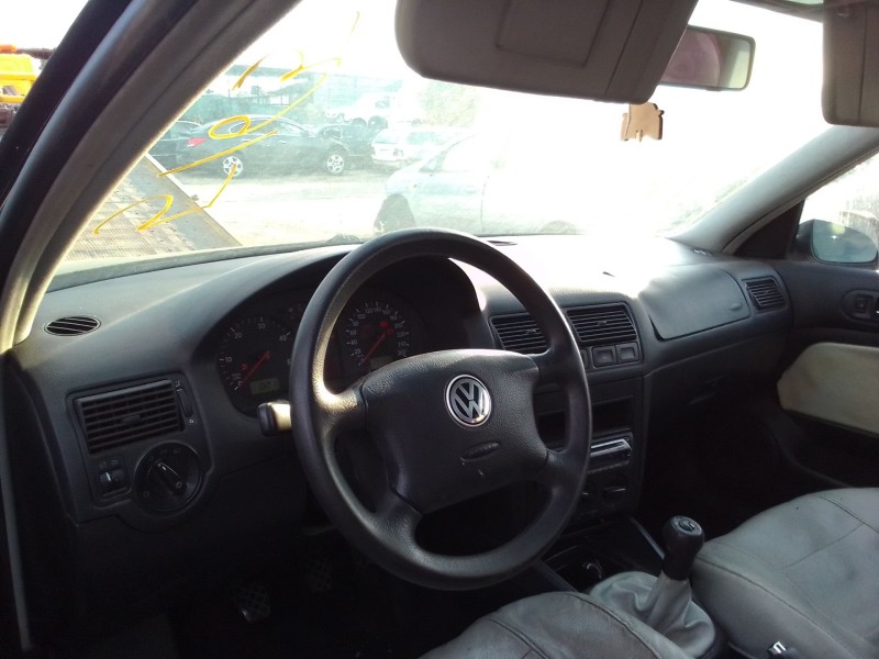 volkswagen golf iv berlina (1j1) del año 2002