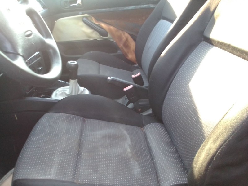 volkswagen golf iv berlina (1j1) del año 2002