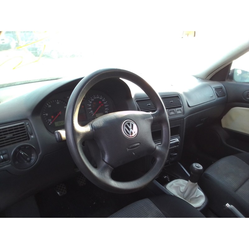 volkswagen golf iv berlina (1j1) del año 2002