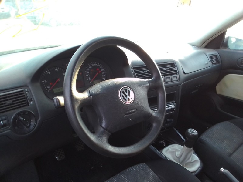 volkswagen golf iv berlina (1j1) del año 2002