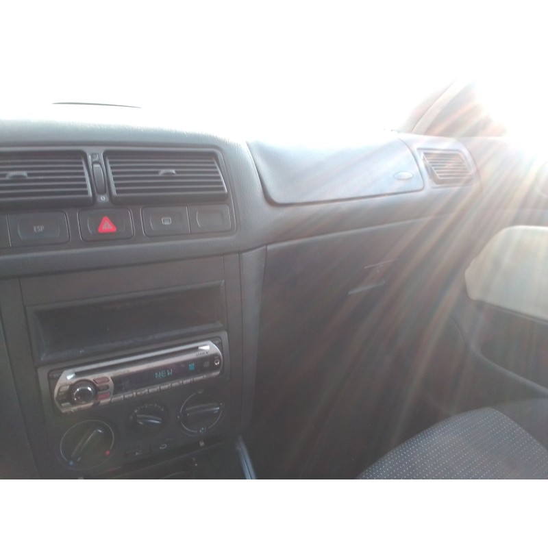 volkswagen golf iv berlina (1j1) del año 2002