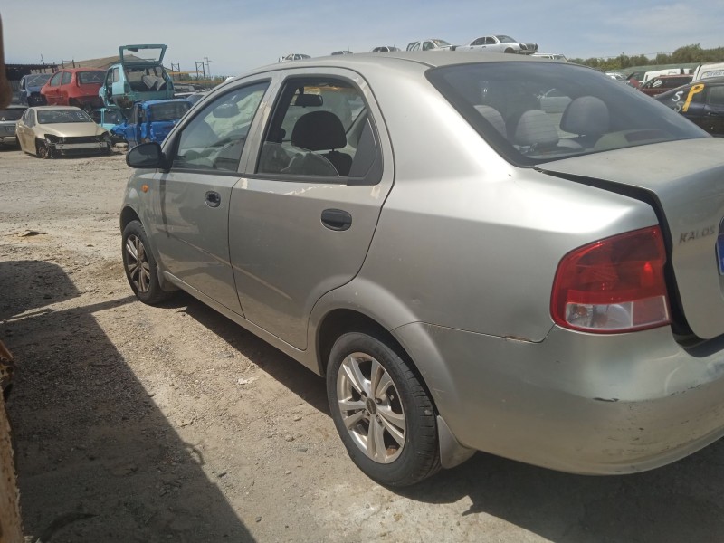 daewoo kalos sedán (klas) del año 2002