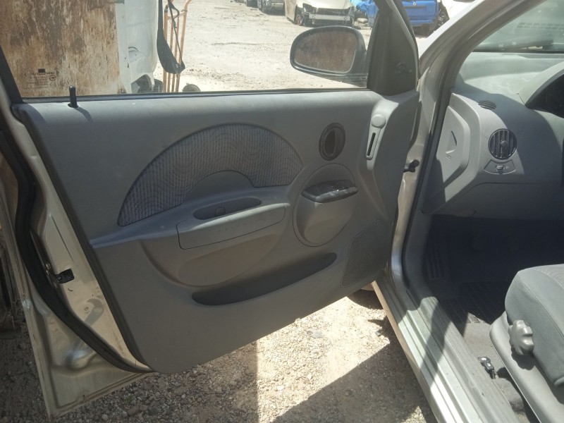 daewoo kalos sedán (klas) del año 2002