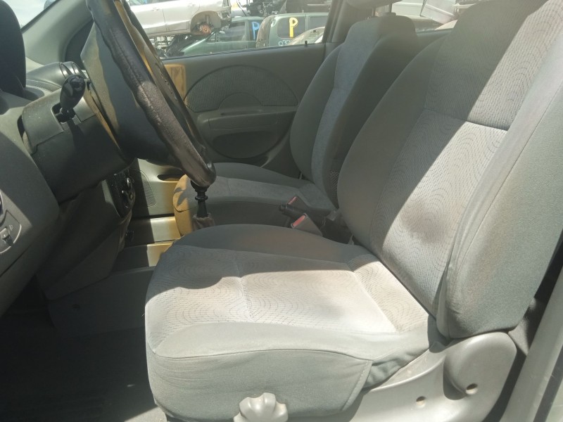 daewoo kalos sedán (klas) del año 2002