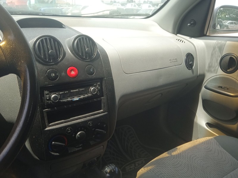 daewoo kalos sedán (klas) del año 2002