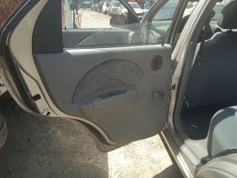 daewoo kalos sedán (klas) del año 2002