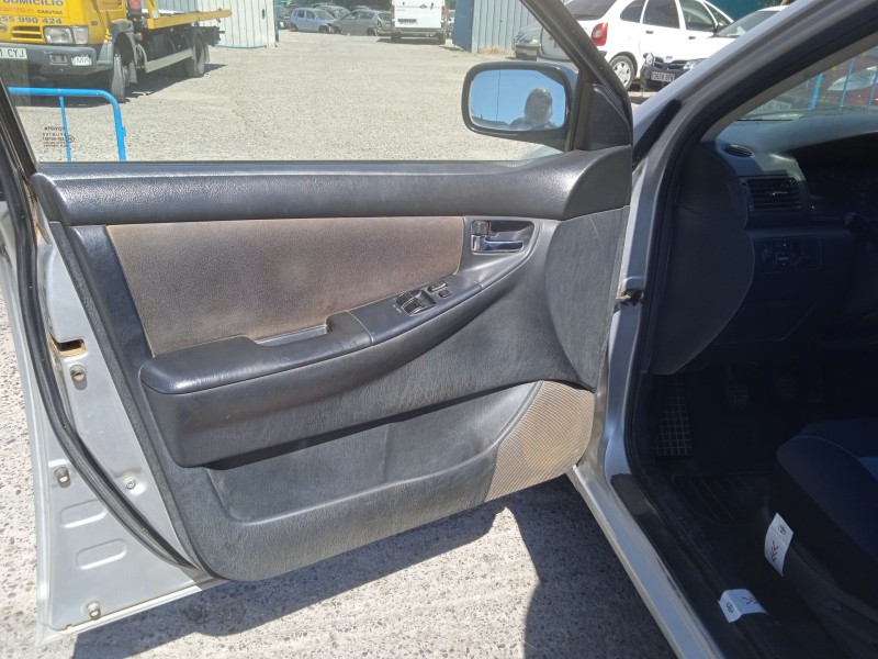 toyota corolla (_e12_) del año 2002