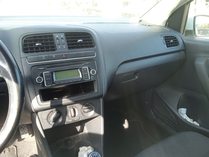 volkswagen polo v (6r1, 6c1) del año 2011