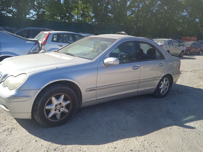 mercedes-benz clase c (w203) del año 2001