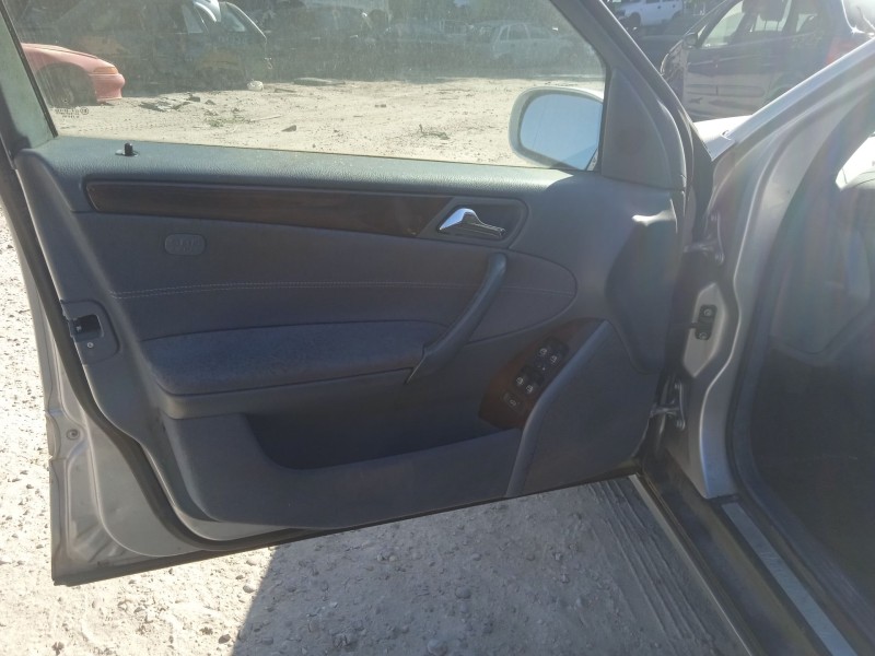 mercedes-benz clase c (w203) del año 2001