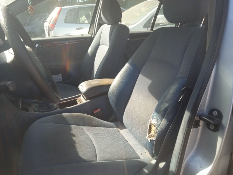 mercedes-benz clase c (w203) del año 2001