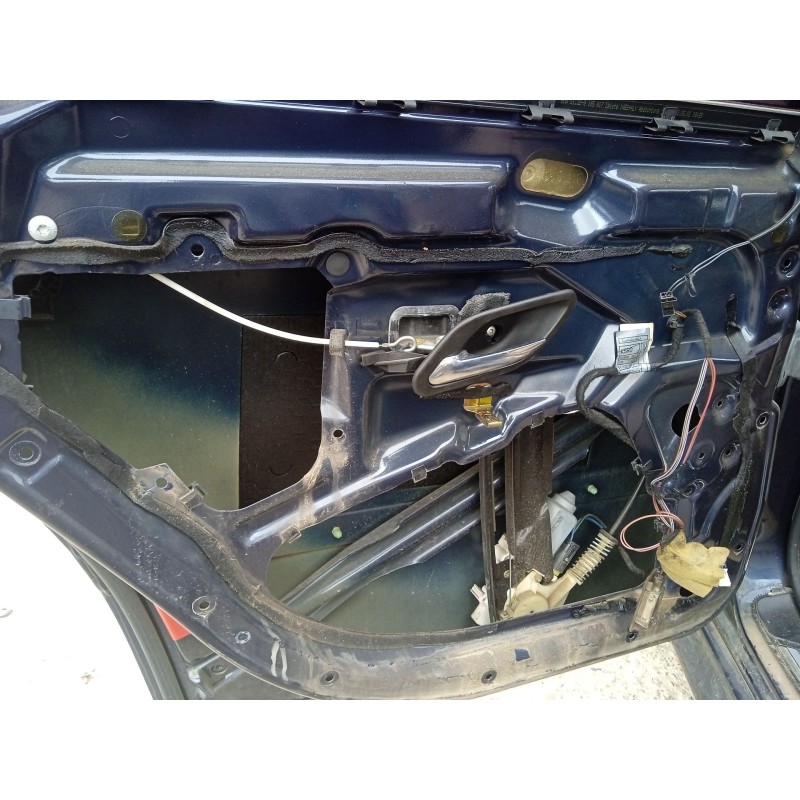 Recambio de elevalunas trasero izquierdo para bmw 5 (e39) 520 i referencia OEM IAM 51358252429  