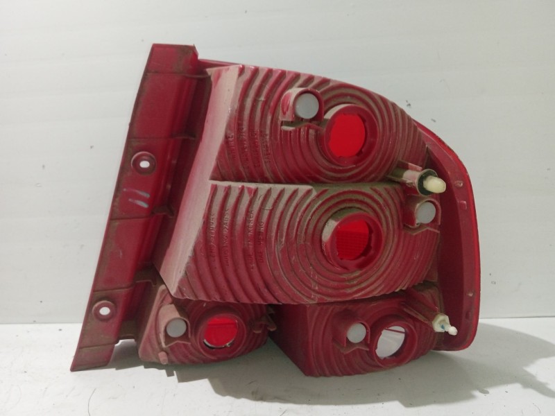 Recambio de piloto trasero izquierdo para daewoo kalos sedán (klas) 1.4 referencia OEM IAM 96540320  