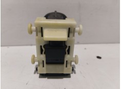 Recambio de mando elevalunas trasero izquierdo para mercedes-benz clase c (w203) c 180 (203.035) referencia OEM IAM A2038200210  2