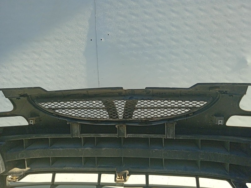 Recambio de rejilla delantera para daewoo kalos sedán (klas) 1.4 referencia OEM IAM 96403155  