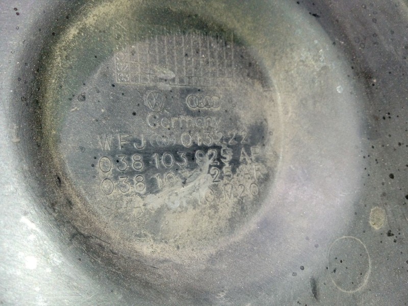 Recambio de tapa motor para audi a4 b5 (8d2) 1.9 tdi referencia OEM IAM 038103925AP  