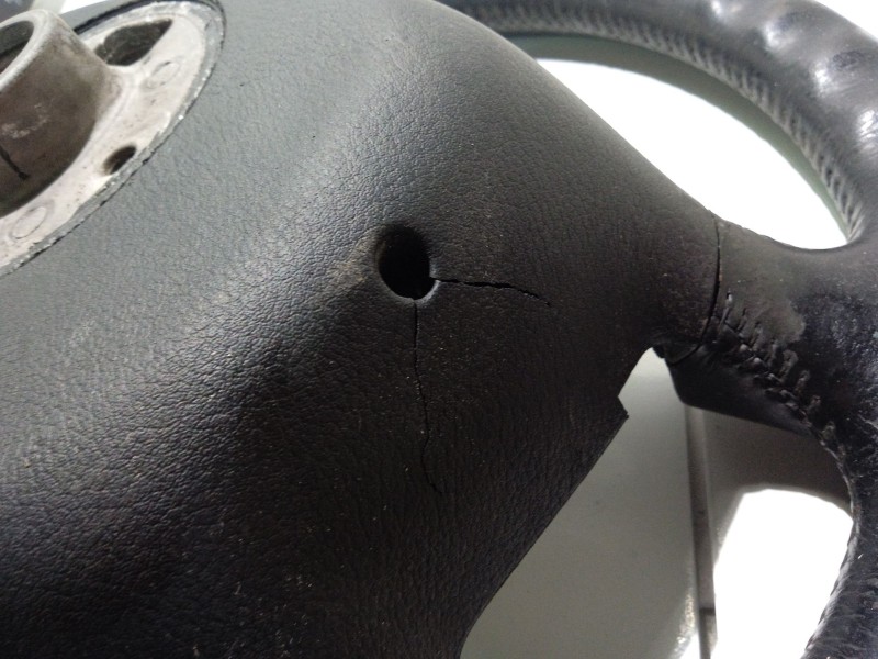 Recambio de volante para audi a4 b5 (8d2) 1.9 tdi referencia OEM IAM 4b0419091AS  