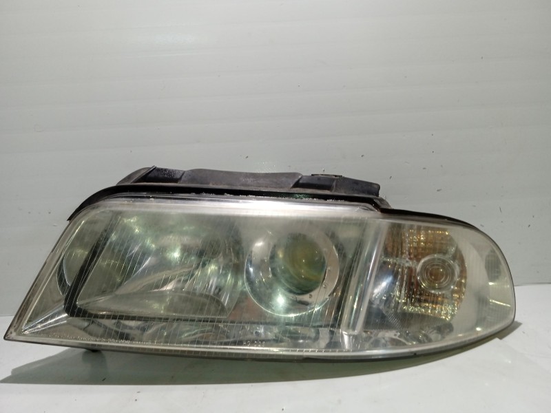 Recambio de faro izquierdo para audi a4 b5 (8d2) 1.9 tdi referencia OEM IAM 8D0941029AK  